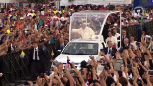 Pope-Francis-in-Popemobile