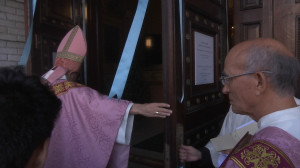 Bishop-DiMarzio-Door-of-Mercy