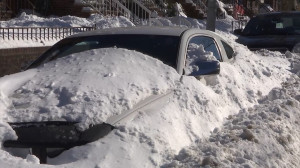 Car-Buried-in-Snow