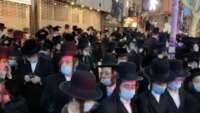 De Blasio Faces Criticism Over Disbanding Crowd of Hundreds Gathered for Brooklyn Funeral During Pandemic