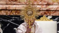 Eucharist Is Bread of Sinners, Not Reward of Saints, Pope Francis Says