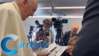 Pope Jokes With Journalists on the Plane to Lisbon: ‘I Will Return Rejuvenated’