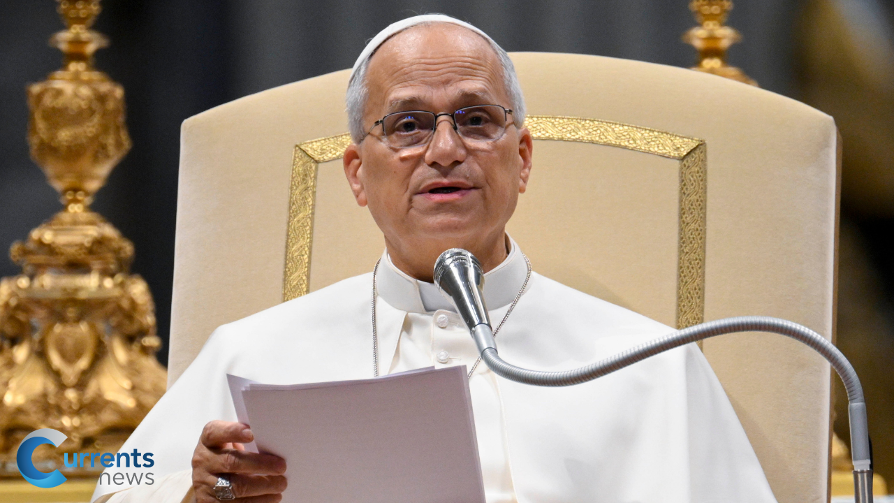 Pope Leo XIV Prays for Victims of Colombia Earthquake at General Audience